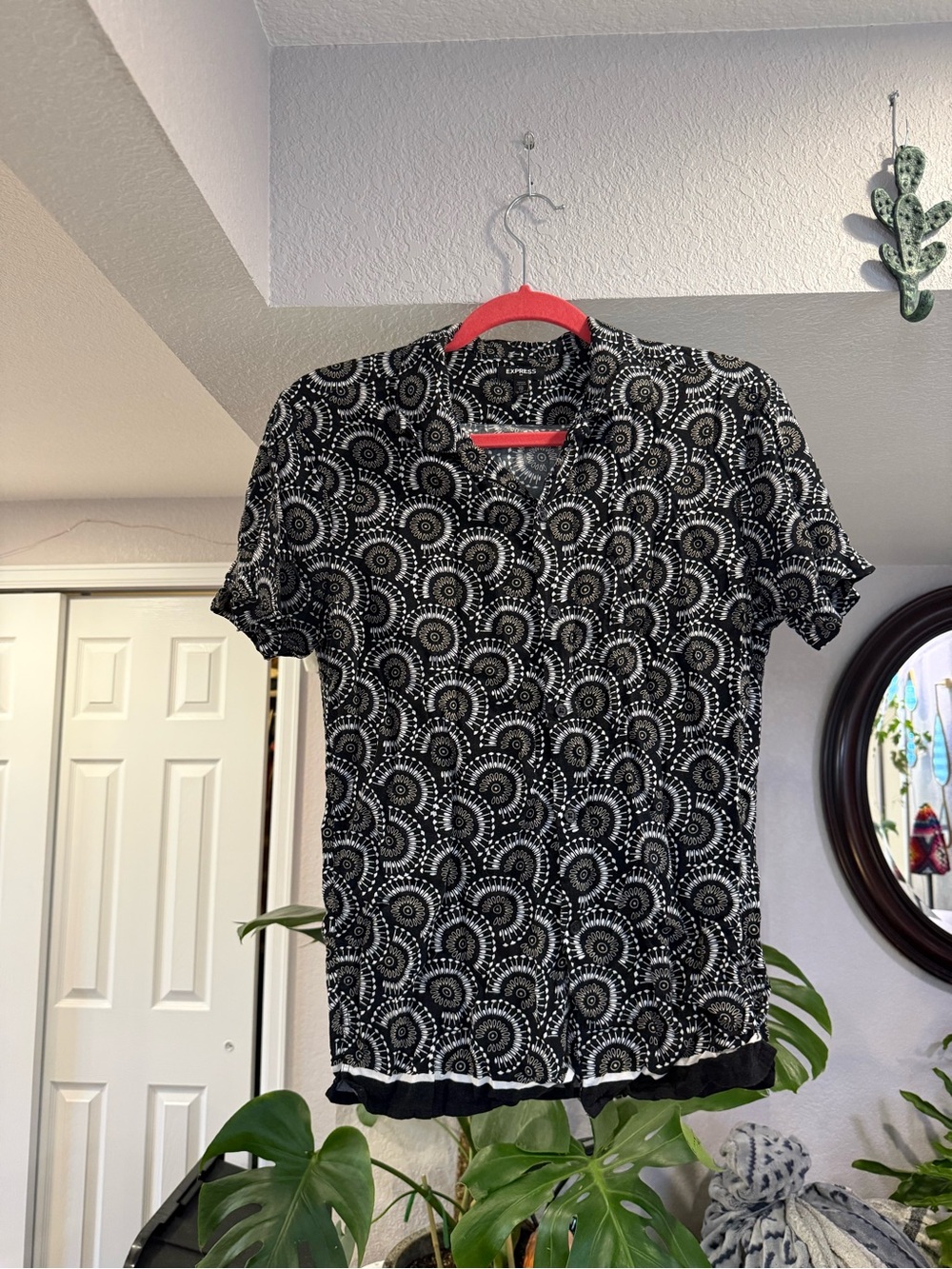 Express Black and White Circular Pattern Short Sleeve Button Down Shirt